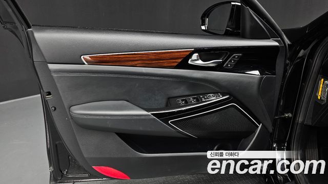 Kia K7 2017 — photo 14
