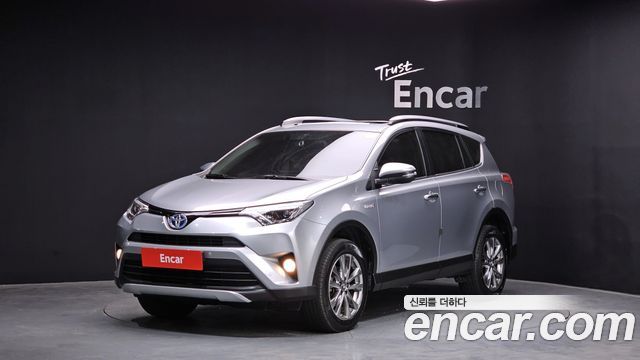Toyota RAV4 2018 — photo 1