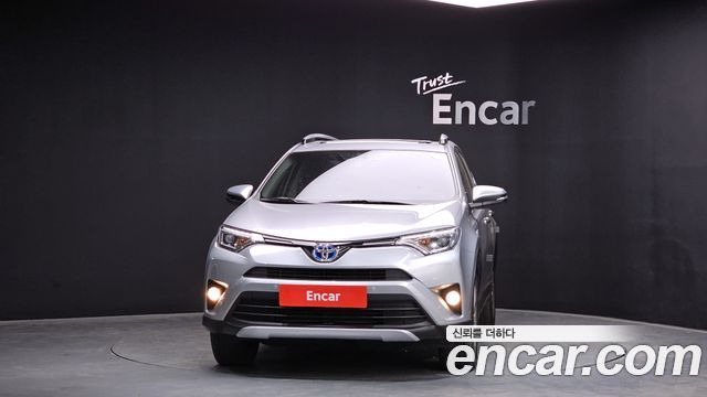 Toyota RAV4 2018 — photo 3