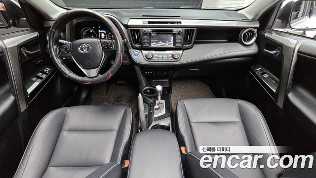 Toyota RAV4 2018 — photo 10