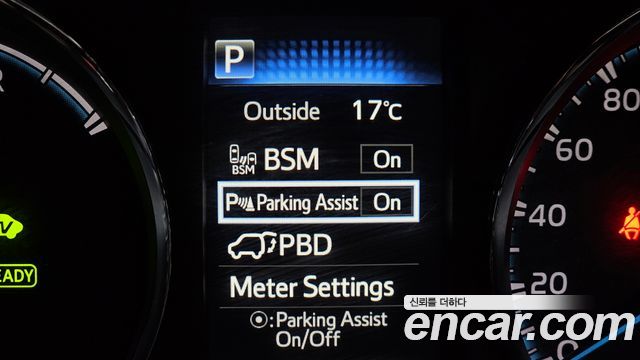 Toyota RAV4 2018 — photo 22