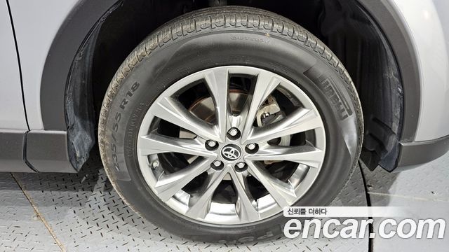 Toyota RAV4 2018 — photo 7