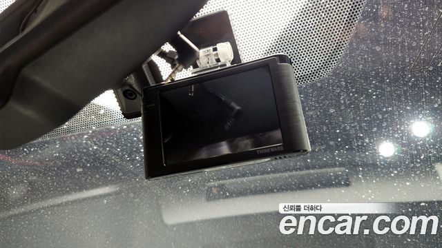 Toyota RAV4 2018 — photo 29