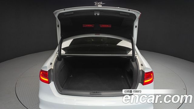 Audi A4 2016 — photo 20