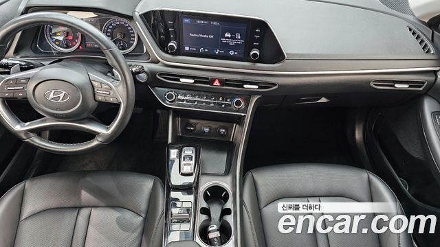 Hyundai Sonata 2022 — photo 10