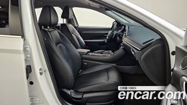 Hyundai Sonata 2022 — photo 17