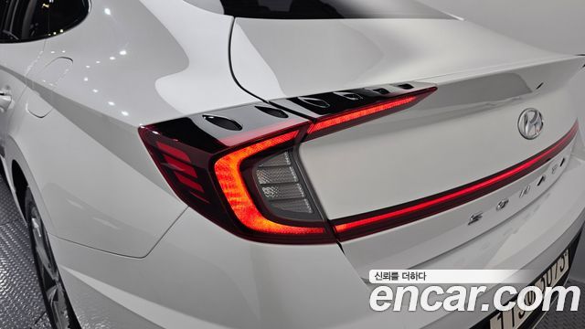 Hyundai Sonata 2022 — photo 9