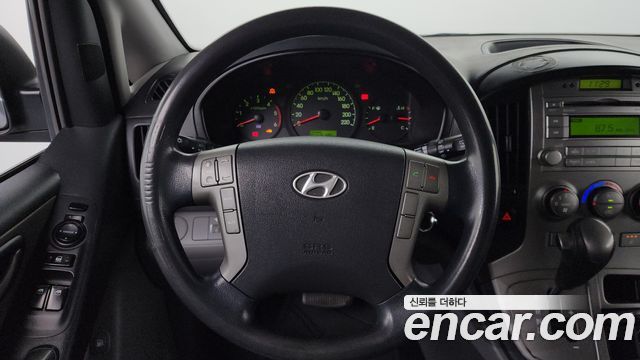 Hyundai Starex 2015 — photo 13