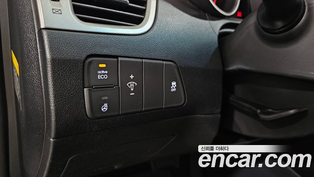 Hyundai AVANTE 2013 — photo 14