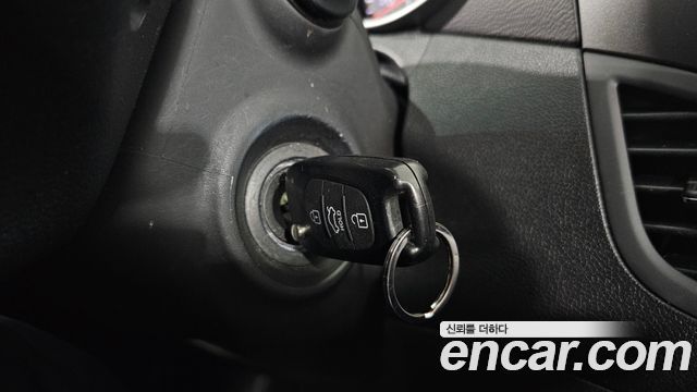 Hyundai AVANTE 2013 — photo 19