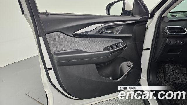 Chevrolet Korea Trailblazer 2022 — photo 14