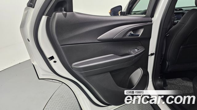 Chevrolet Korea Trailblazer 2022 — photo 15