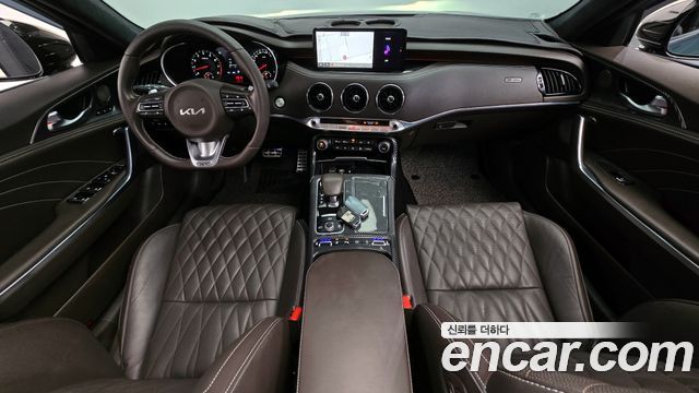 Kia Stinger 2023 — photo 7