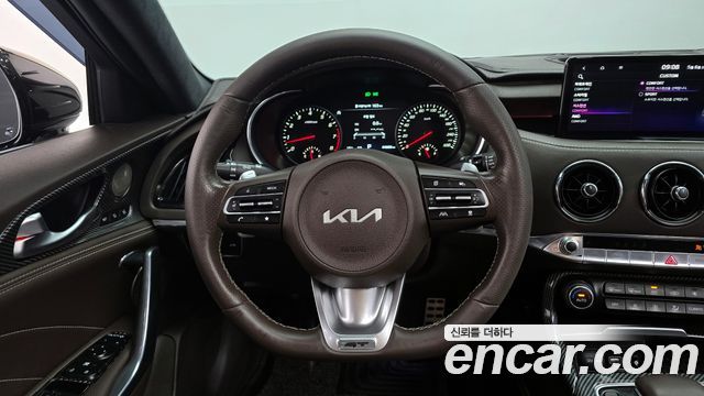 Kia Stinger 2023 — photo 13