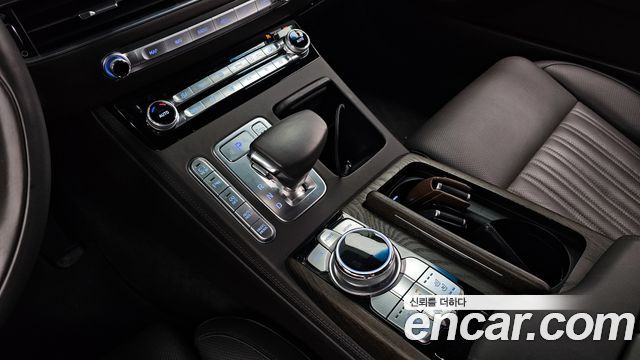 Genesis G90 2019 — photo 9