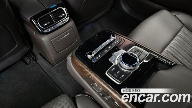 Genesis G90 2019 — photo 19