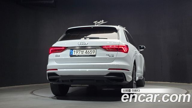 Audi Q3 2022 — photo 4