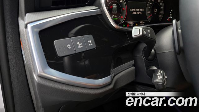 Audi Q3 2022 — photo 20