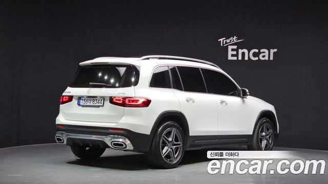 Mercedes-Benz GLB-Class 2022 — photo 2