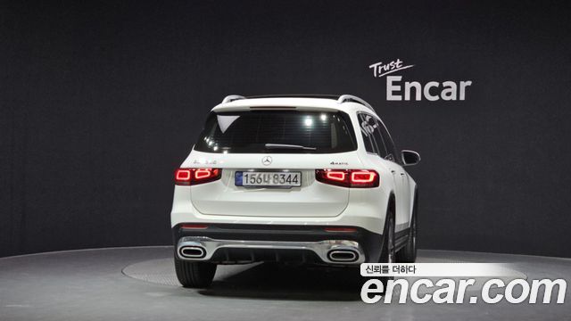 Mercedes-Benz GLB-Class 2022 — photo 4