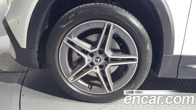 Mercedes-Benz GLB-Class 2022 — photo 5