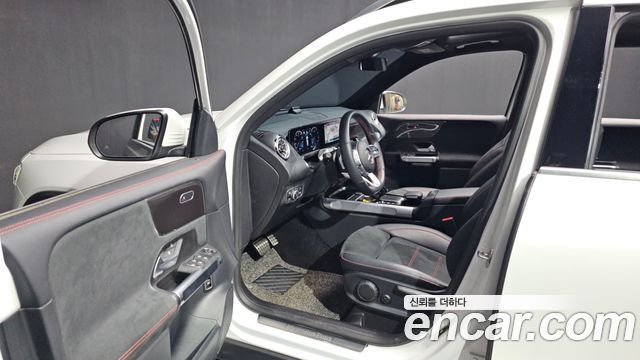 Mercedes-Benz GLB-Class 2022 — photo 13