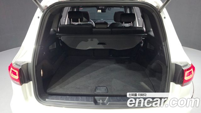 Mercedes-Benz GLB-Class 2022 — photo 26
