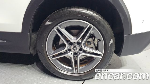 Mercedes-Benz GLB-Class 2022 — photo 7