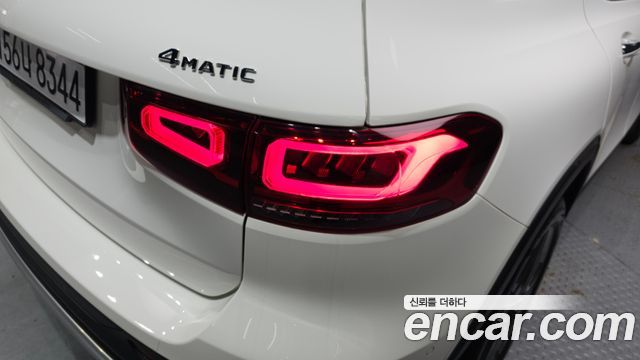 Mercedes-Benz GLB-Class 2022 — photo 9