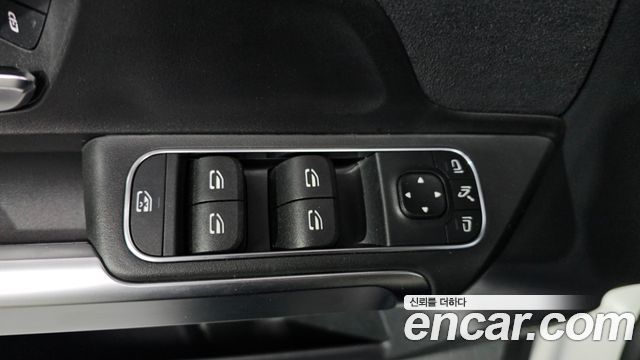 Mercedes-Benz GLB-Class 2022 — photo 27
