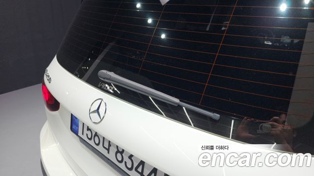 Mercedes-Benz GLB-Class 2022 — photo 28