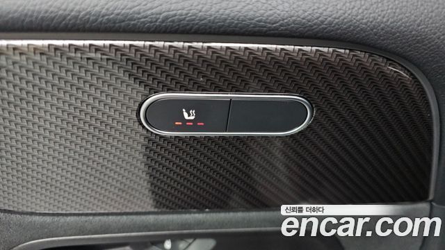 Mercedes-Benz GLB-Class 2022 — photo 30