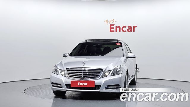 Mercedes-Benz E-Class 2012 — photo 3