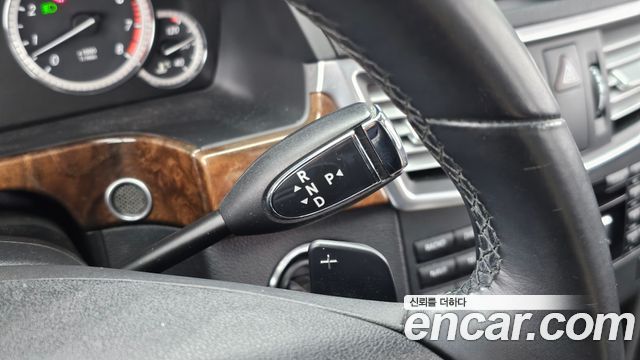 Mercedes-Benz E-Class 2012 — photo 9