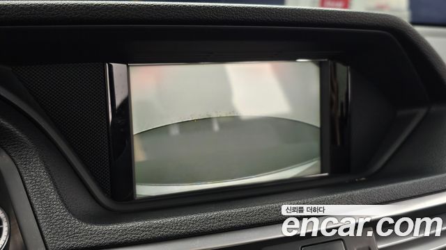Mercedes-Benz E-Class 2012 — photo 14