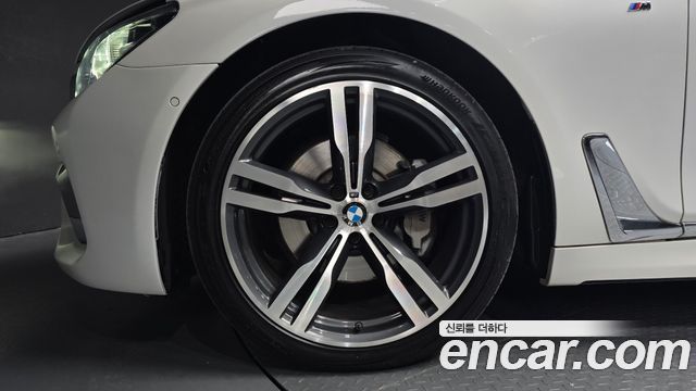 BMW 7-Series 2018 — photo 5