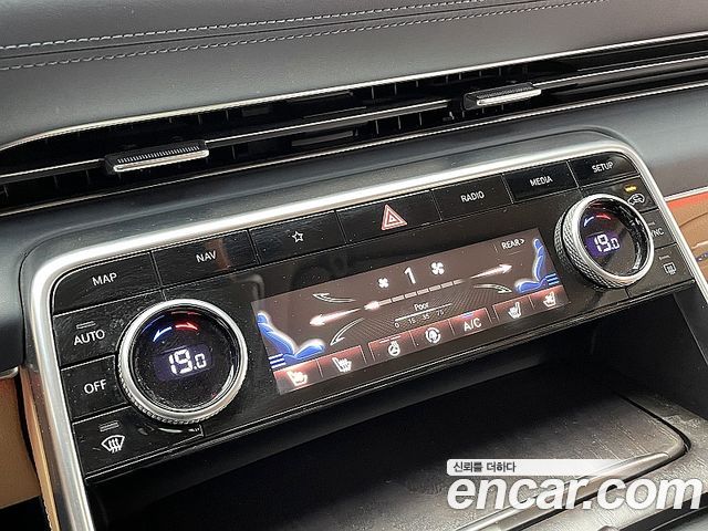 Genesis GV80 2020 — photo 15