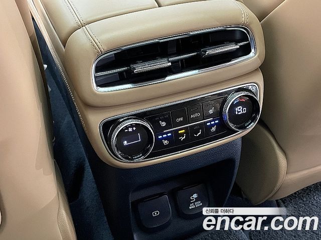 Genesis GV80 2020 — photo 17