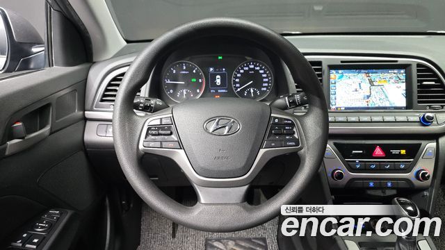Hyundai AVANTE 2016 — photo 13