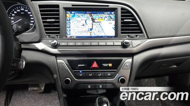 Hyundai AVANTE 2016 — photo 14