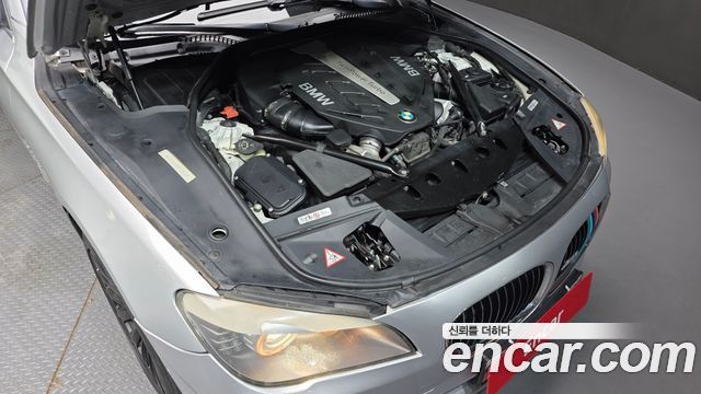 BMW 7-Series 2011 — photo 6