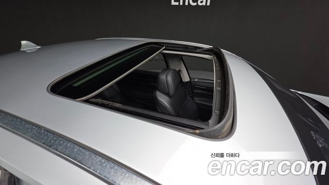 BMW 7-Series 2011 — photo 12