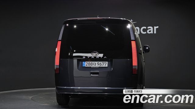 Hyundai Staria 2023 — photo 4