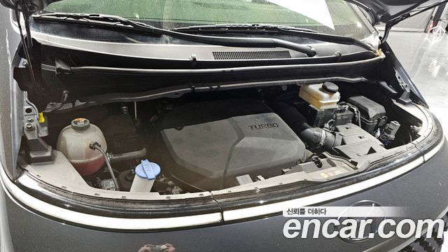 Hyundai Staria 2023 — photo 6