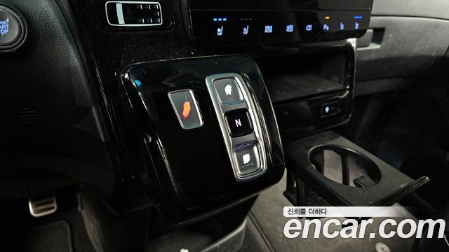 Hyundai Staria 2023 — photo 12