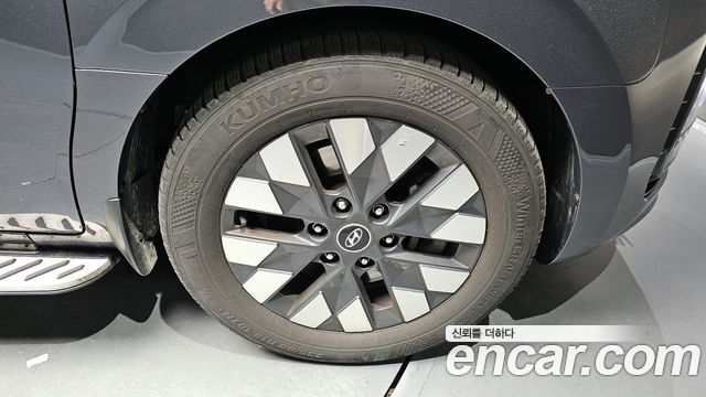 Hyundai Staria 2023 — photo 7