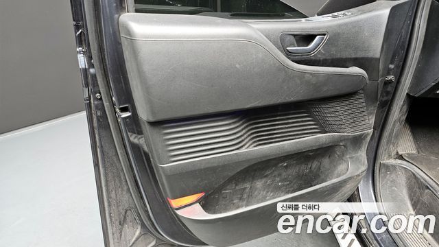 Hyundai Staria 2023 — photo 14