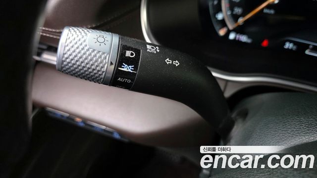 Genesis GV80 2020 — photo 28