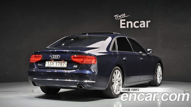 Audi A8 2012 — photo 2