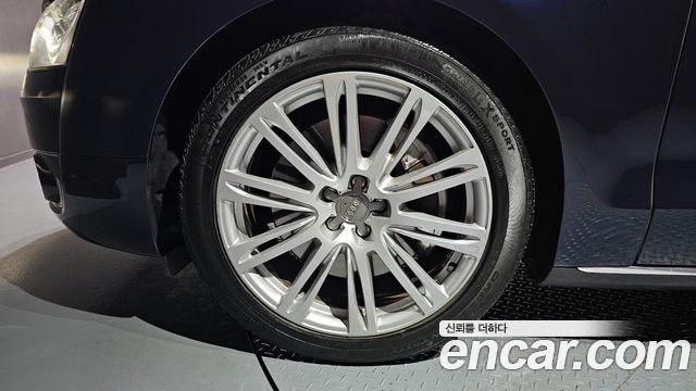 Audi A8 2012 — photo 5